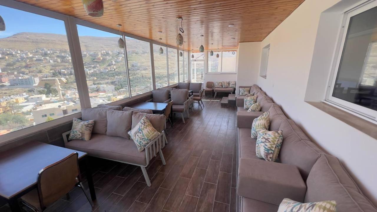 Beit Alshabaan Inn Wadi Musa Exteriör bild