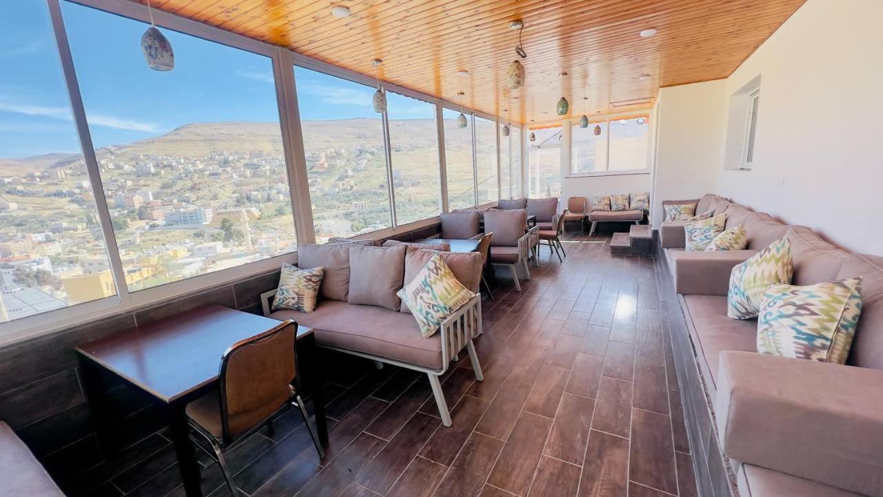 Beit Alshabaan Inn Wadi Musa Exteriör bild