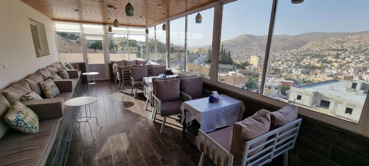 Beit Alshabaan Inn Wadi Musa Exteriör bild